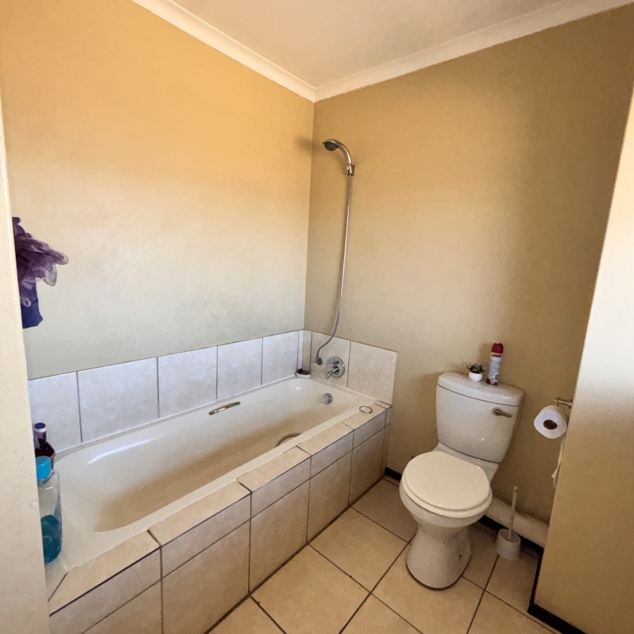 2 Bedroom Property for Sale in Honeypark Gauteng