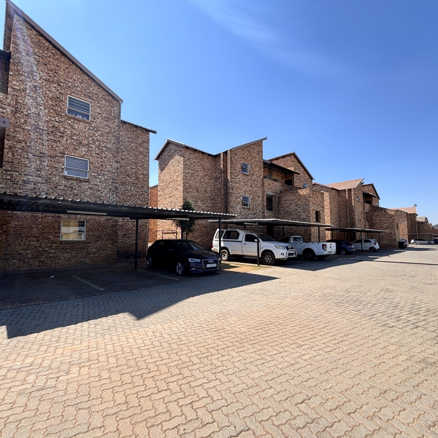2 Bedroom Property for Sale in Honeypark Gauteng