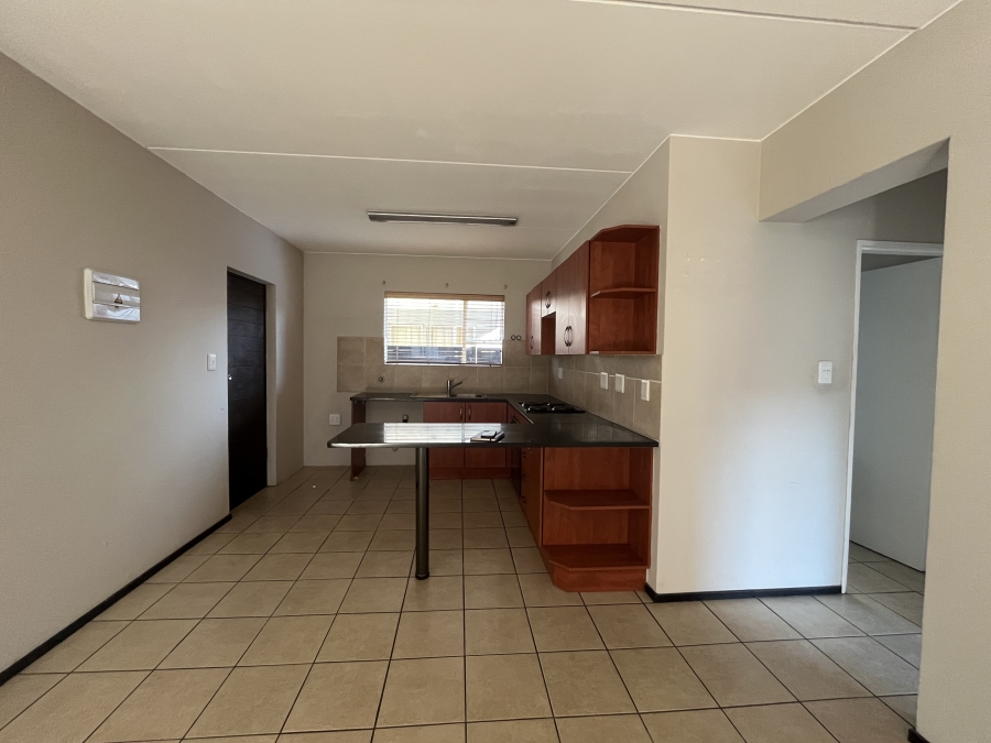 To Let 2 Bedroom Property for Rent in Bardene Gauteng