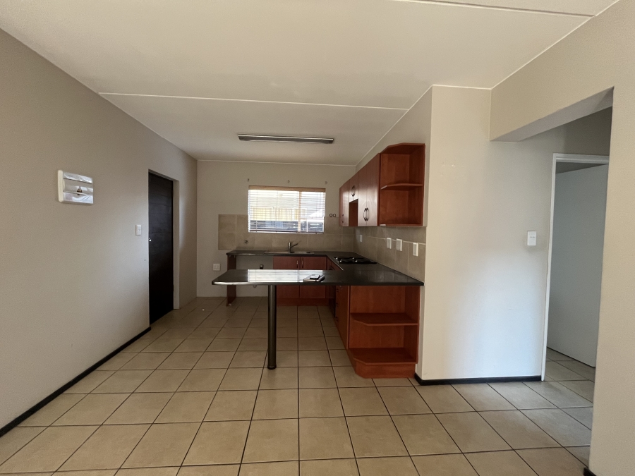 To Let 2 Bedroom Property for Rent in Bardene Gauteng