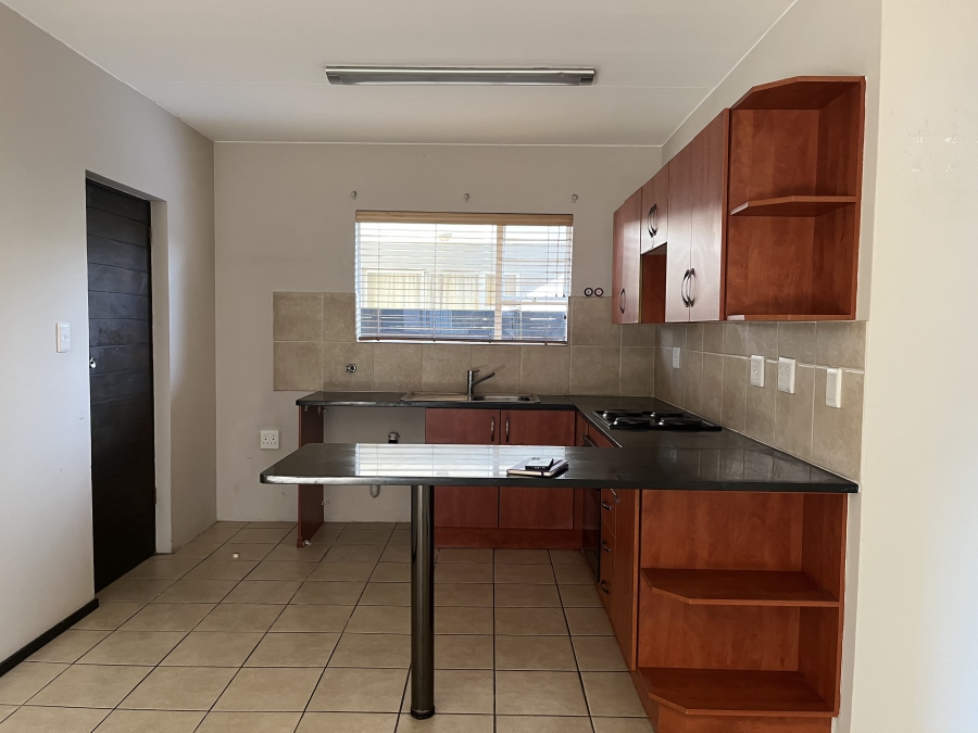 To Let 2 Bedroom Property for Rent in Bardene Gauteng