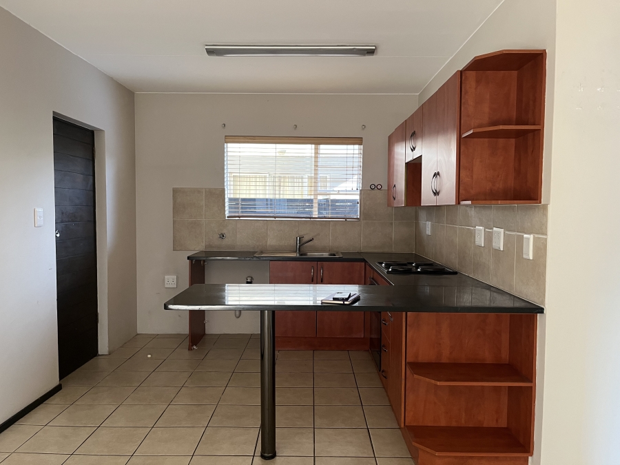 To Let 2 Bedroom Property for Rent in Bardene Gauteng