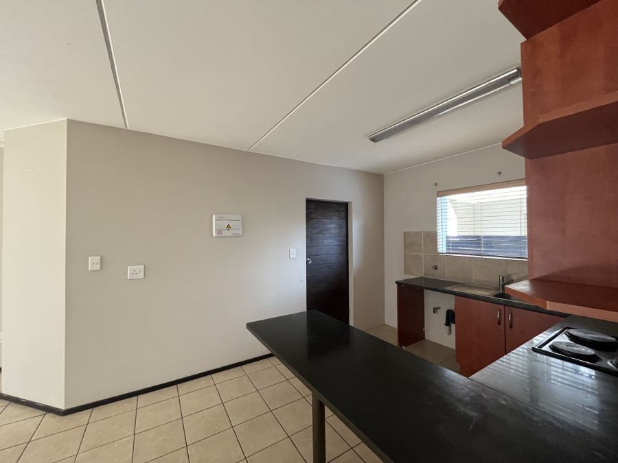 To Let 2 Bedroom Property for Rent in Bardene Gauteng