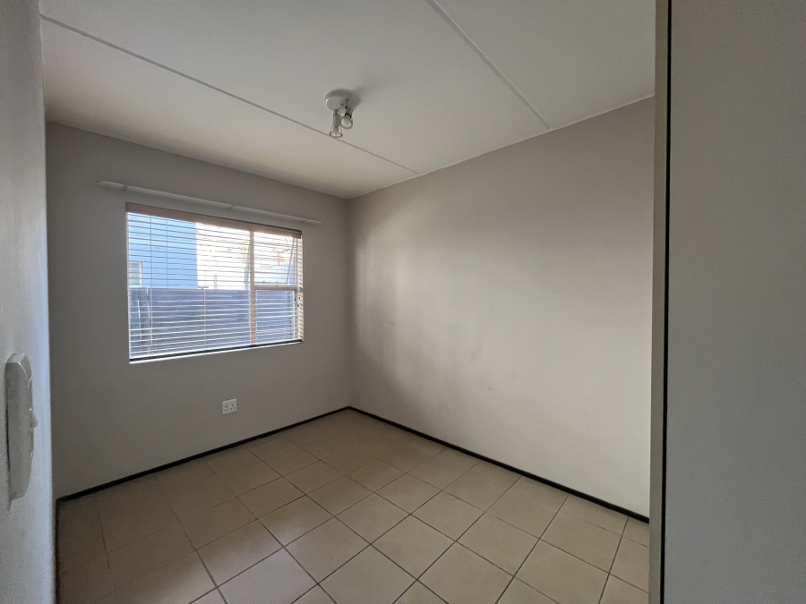 To Let 2 Bedroom Property for Rent in Bardene Gauteng