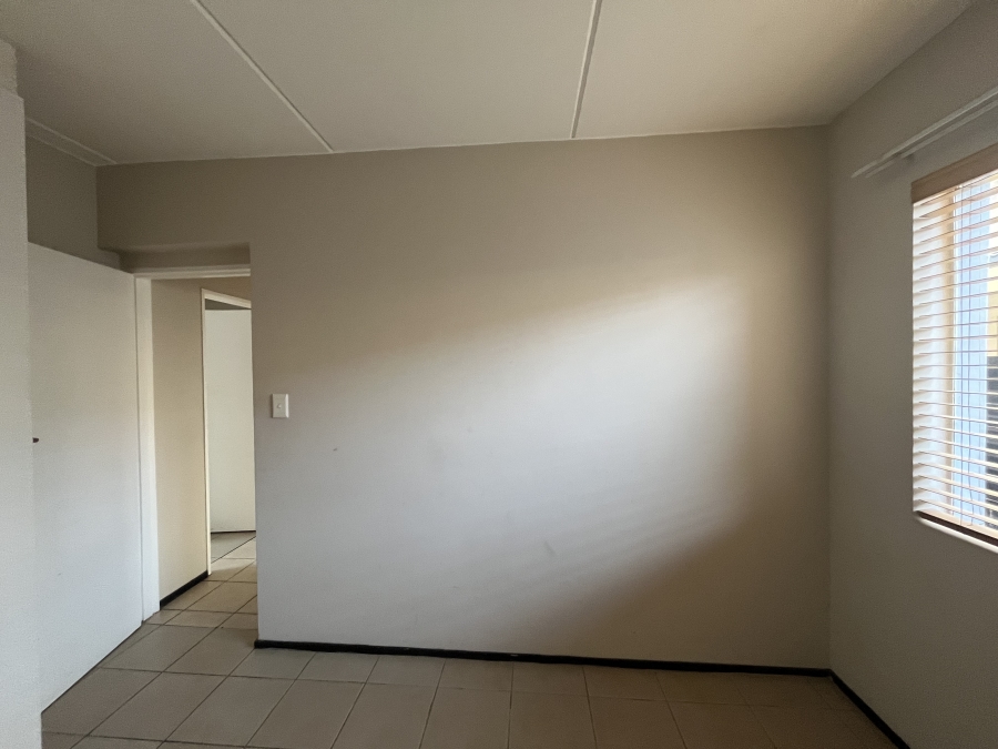 To Let 2 Bedroom Property for Rent in Bardene Gauteng