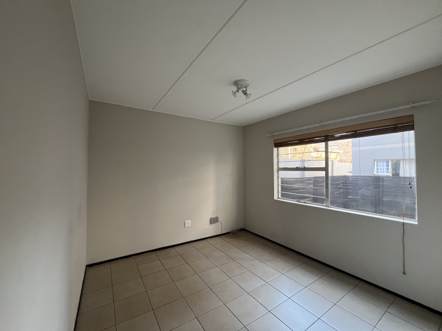To Let 2 Bedroom Property for Rent in Bardene Gauteng
