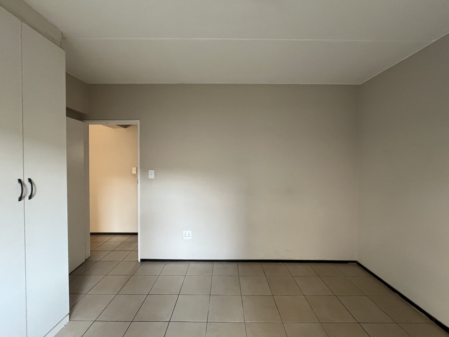 To Let 2 Bedroom Property for Rent in Bardene Gauteng