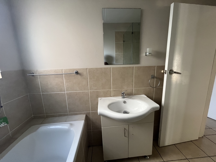 To Let 2 Bedroom Property for Rent in Bardene Gauteng