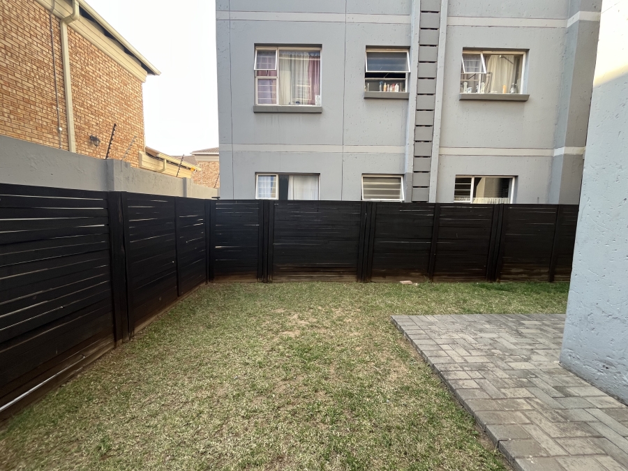 To Let 2 Bedroom Property for Rent in Bardene Gauteng