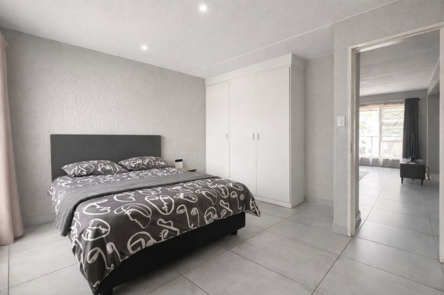 1 Bedroom Property for Sale in Paulshof Gauteng