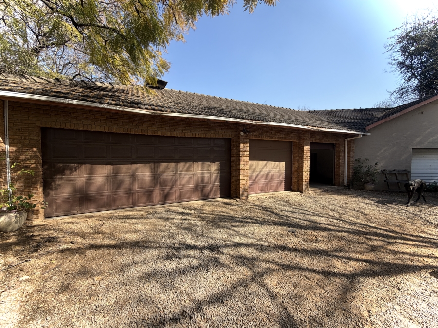 4 Bedroom Property for Sale in Buccleuch Gauteng