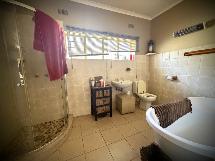 4 Bedroom Property for Sale in Buccleuch Gauteng