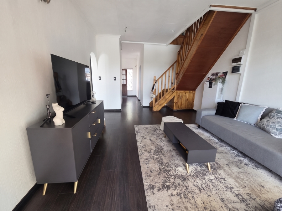2 Bedroom Property for Sale in Radiokop Gauteng