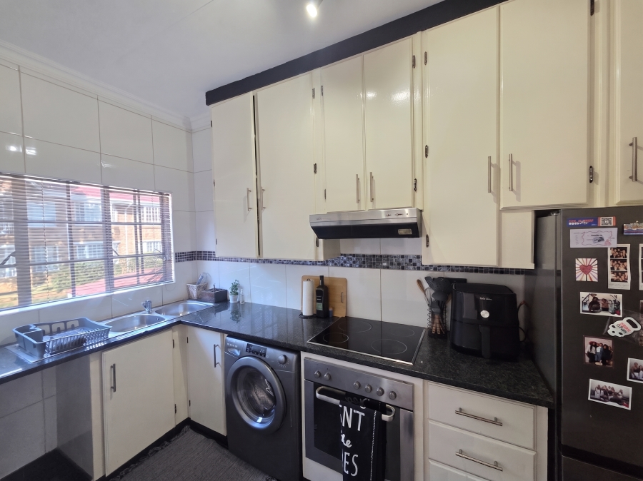 2 Bedroom Property for Sale in Radiokop Gauteng