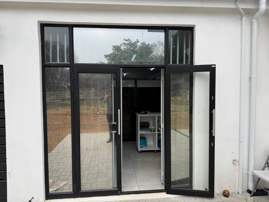 To Let Commercial Property for Rent in Lambton Gardens Gauteng