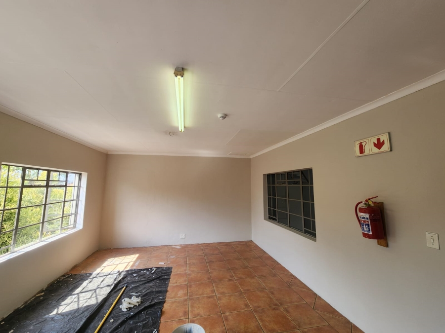 To Let Commercial Property for Rent in Derdepoort Gauteng
