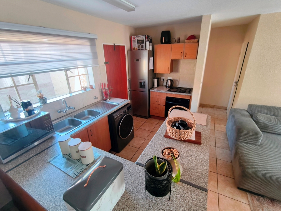 2 Bedroom Property for Sale in Kosmosdal Gauteng