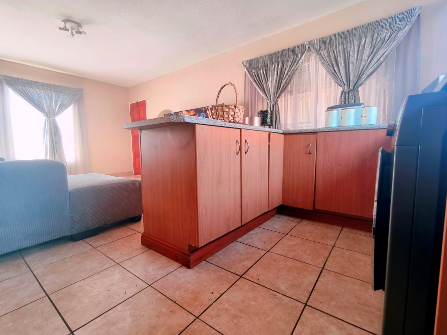2 Bedroom Property for Sale in Kosmosdal Gauteng