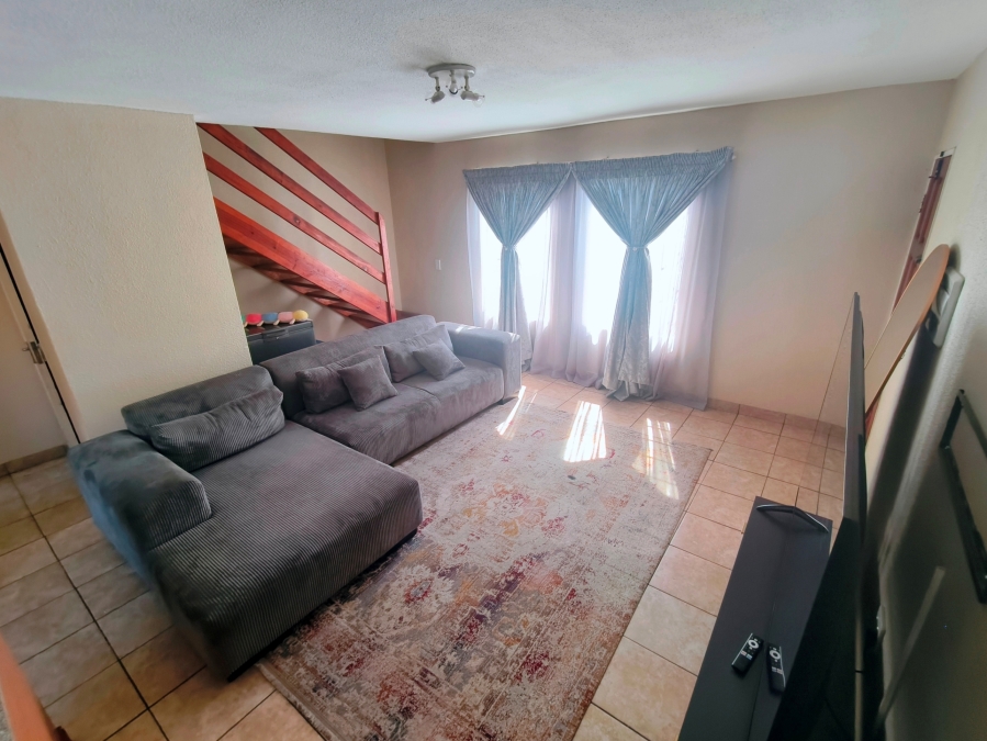2 Bedroom Property for Sale in Kosmosdal Gauteng