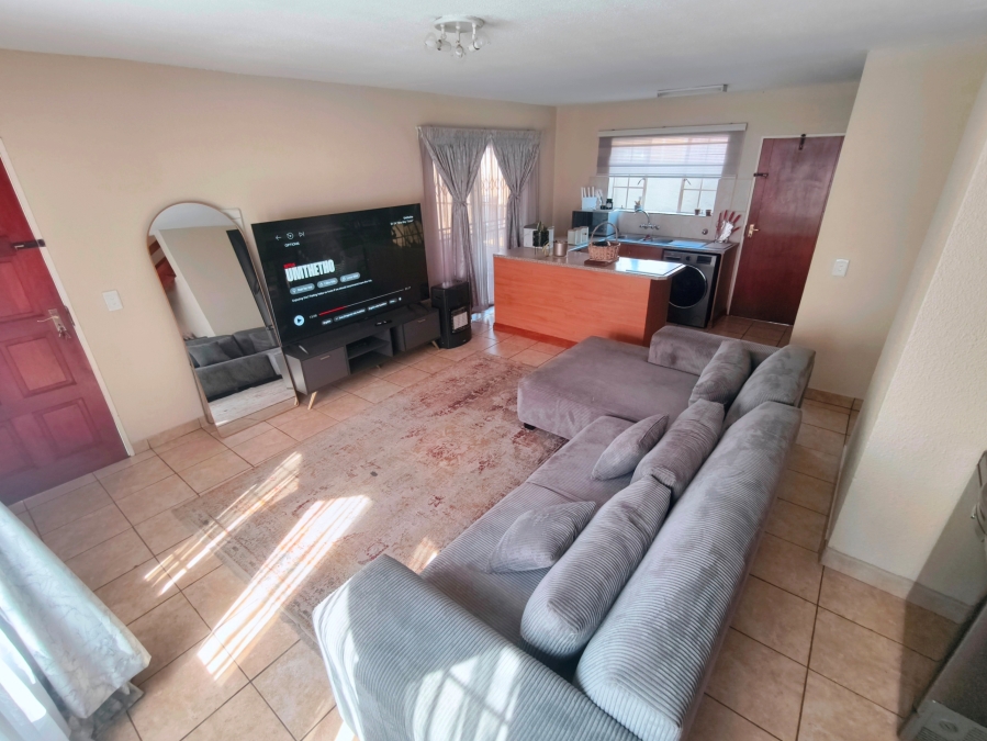 2 Bedroom Property for Sale in Kosmosdal Gauteng