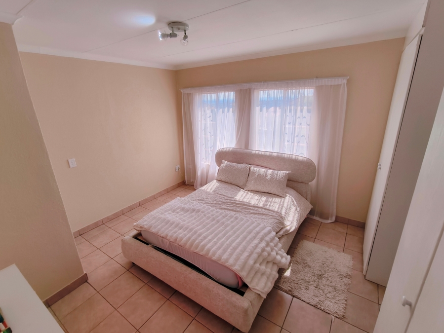 2 Bedroom Property for Sale in Kosmosdal Gauteng