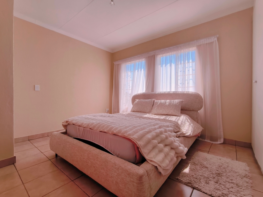 2 Bedroom Property for Sale in Kosmosdal Gauteng