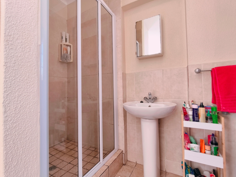 2 Bedroom Property for Sale in Kosmosdal Gauteng