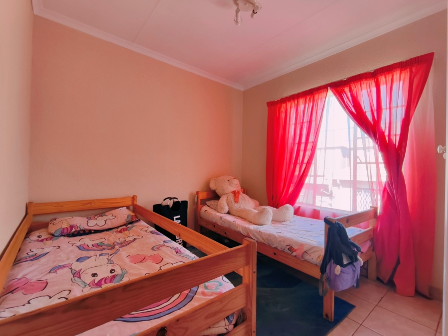 2 Bedroom Property for Sale in Kosmosdal Gauteng