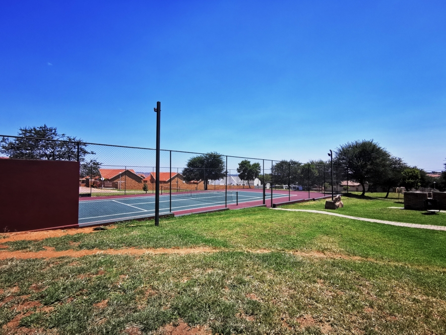 2 Bedroom Property for Sale in Kosmosdal Gauteng