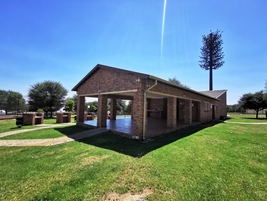 2 Bedroom Property for Sale in Kosmosdal Gauteng