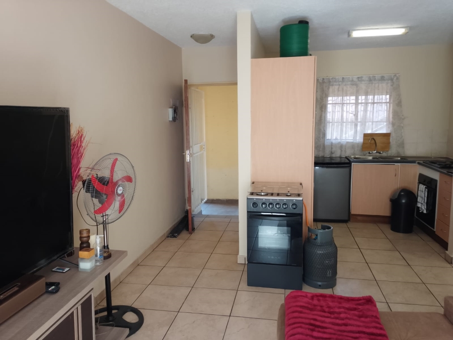1 Bedroom Property for Sale in Kosmosdal Gauteng