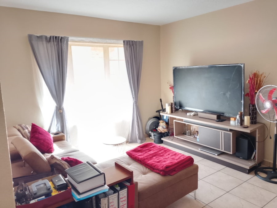 1 Bedroom Property for Sale in Kosmosdal Gauteng
