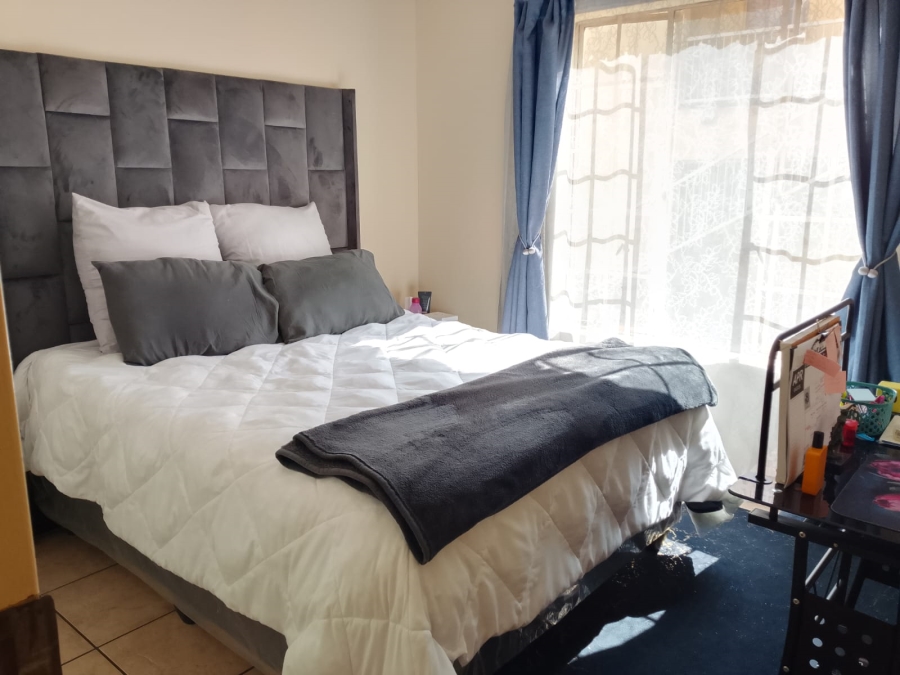 1 Bedroom Property for Sale in Kosmosdal Gauteng