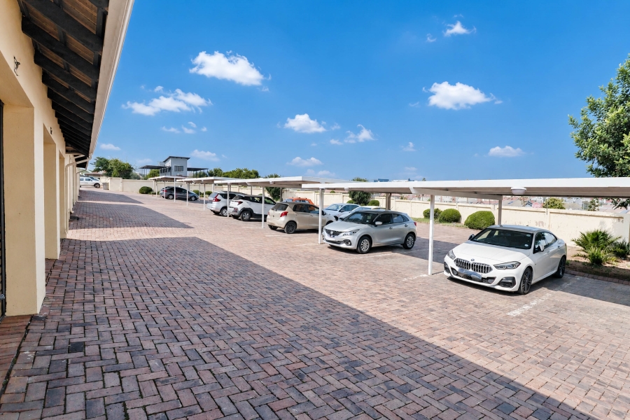 1 Bedroom Property for Sale in Kosmosdal Gauteng