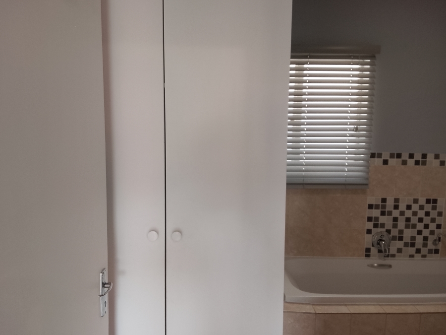 1 Bedroom Property for Sale in Rietfontein Gauteng