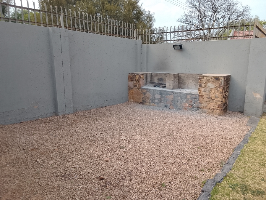 1 Bedroom Property for Sale in Rietfontein Gauteng