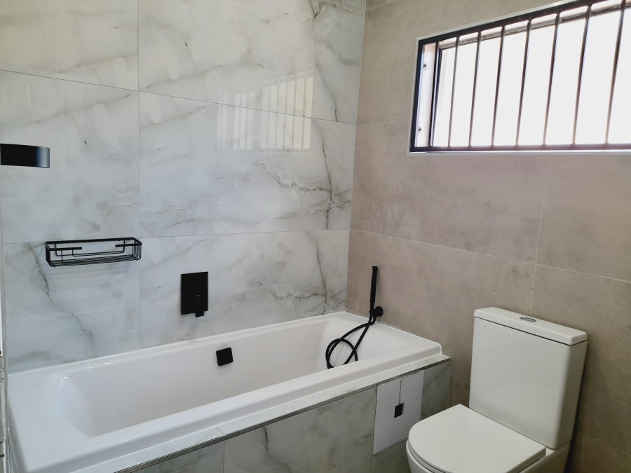 To Let 3 Bedroom Property for Rent in Noordwyk Gauteng