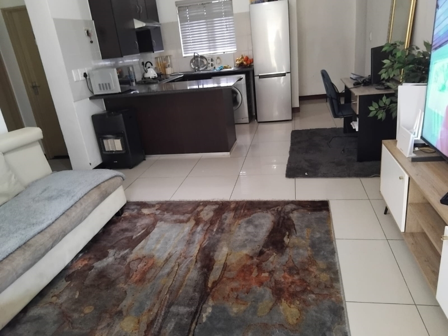 To Let 2 Bedroom Property for Rent in Erand Gardens Gauteng