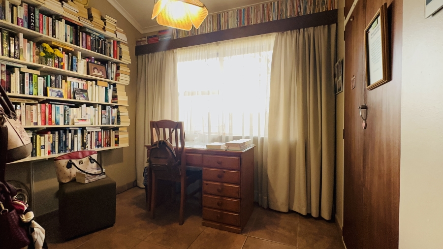 5 Bedroom Property for Sale in Dalpark Gauteng