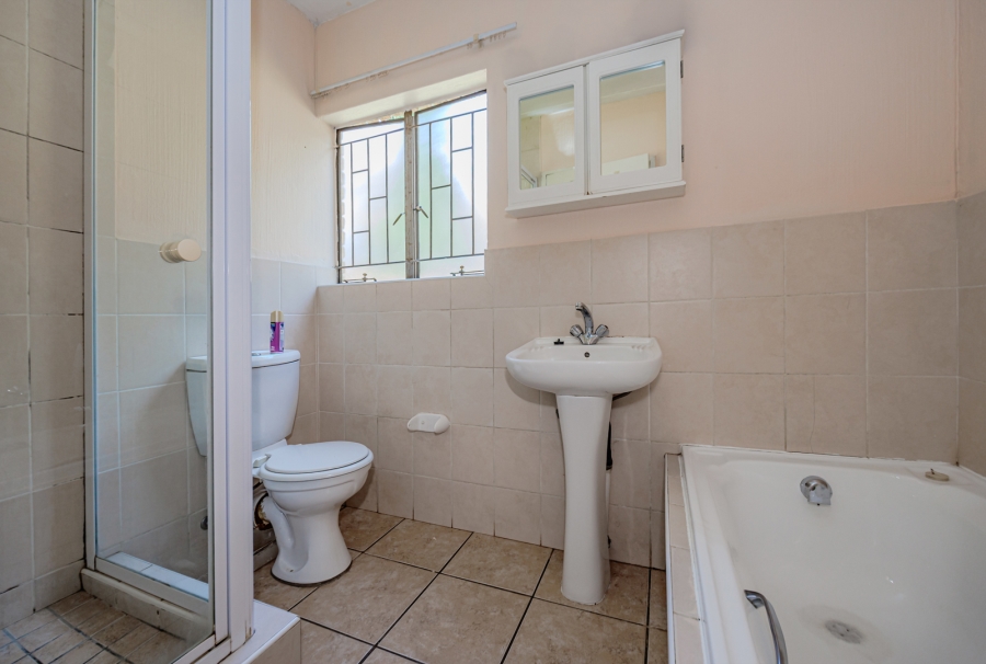 2 Bedroom Property for Sale in Honeydew Grove Gauteng