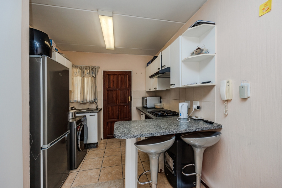 2 Bedroom Property for Sale in Honeydew Grove Gauteng