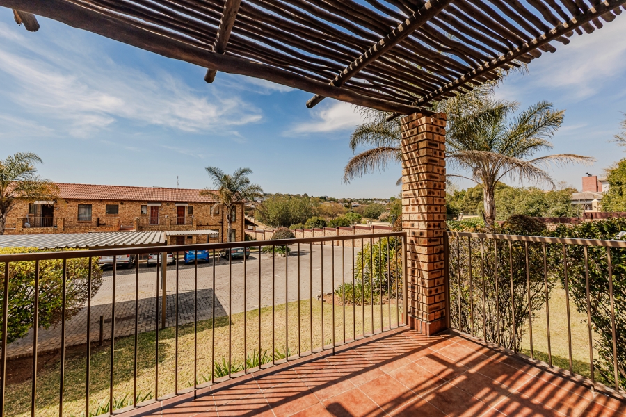 2 Bedroom Property for Sale in Honeydew Grove Gauteng
