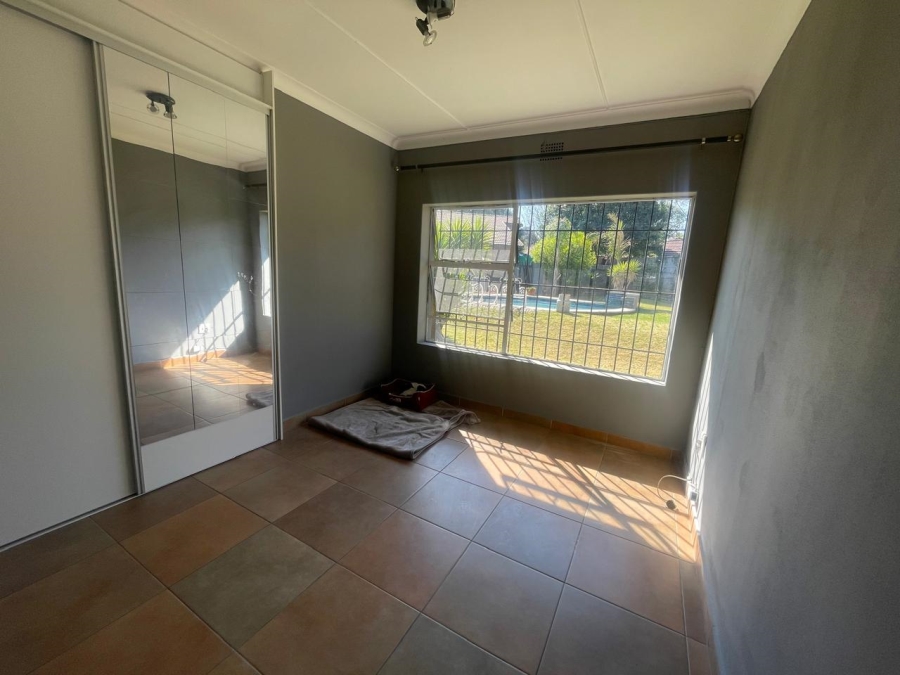 To Let 4 Bedroom Property for Rent in Morehill Gauteng