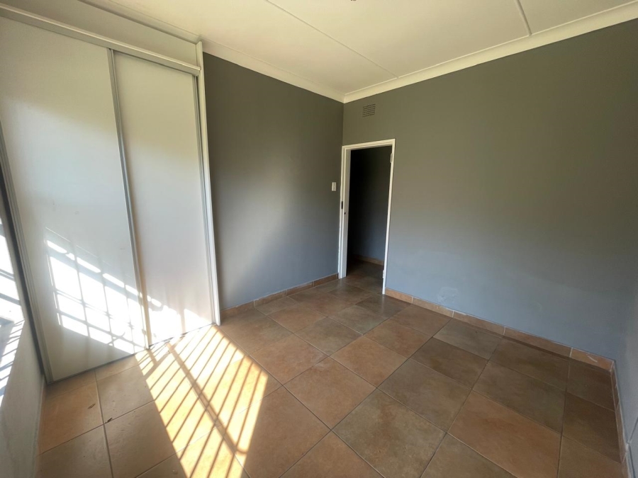 To Let 4 Bedroom Property for Rent in Morehill Gauteng