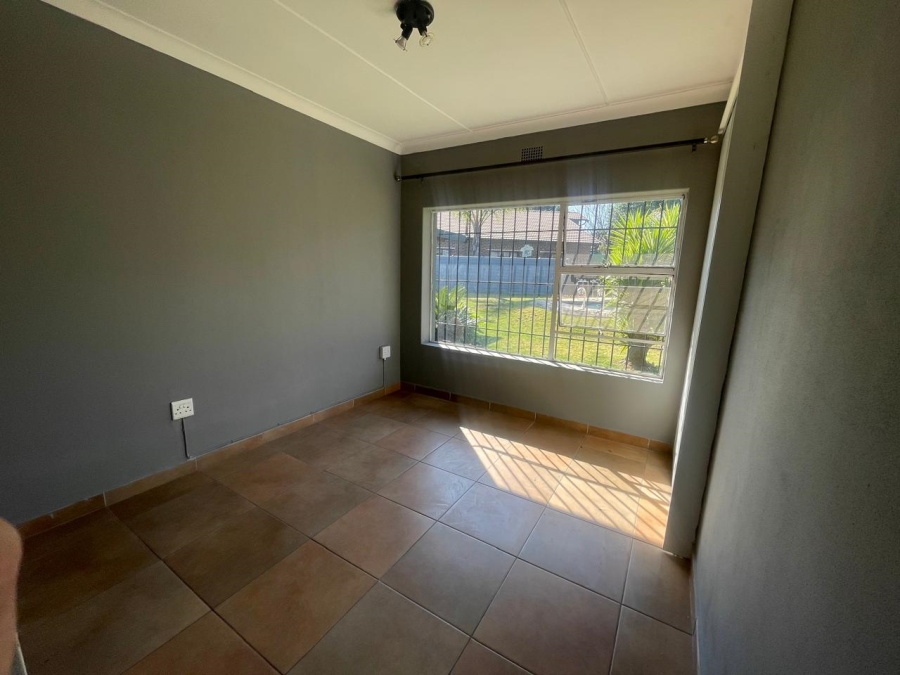 To Let 4 Bedroom Property for Rent in Morehill Gauteng