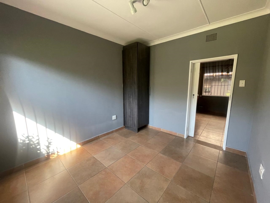 To Let 4 Bedroom Property for Rent in Morehill Gauteng