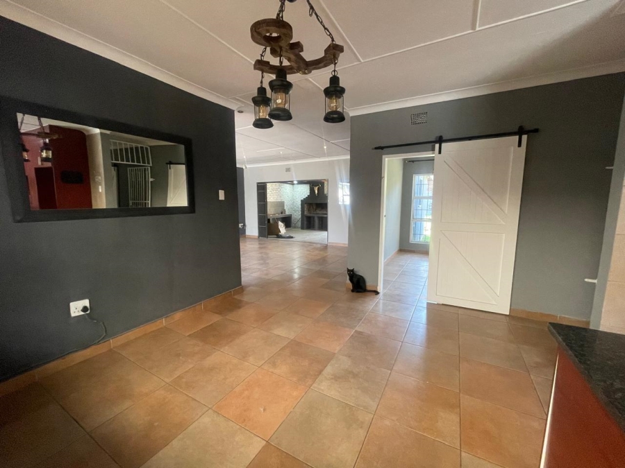 To Let 4 Bedroom Property for Rent in Morehill Gauteng