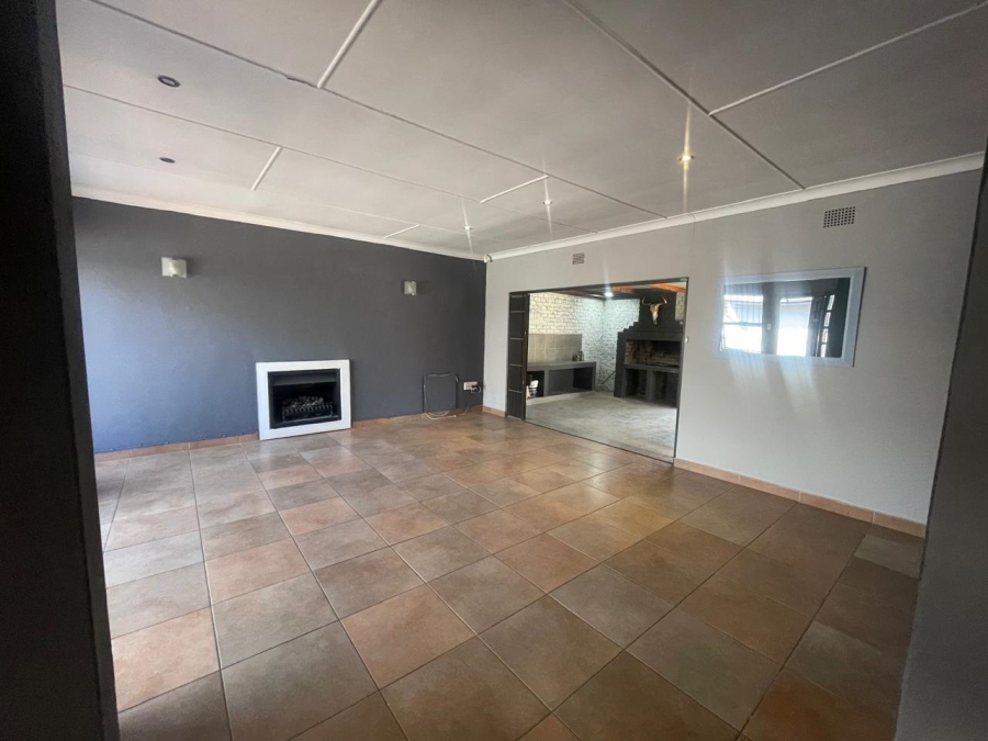To Let 4 Bedroom Property for Rent in Morehill Gauteng