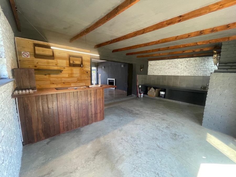 To Let 4 Bedroom Property for Rent in Morehill Gauteng