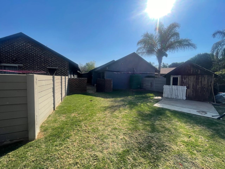 To Let 4 Bedroom Property for Rent in Morehill Gauteng